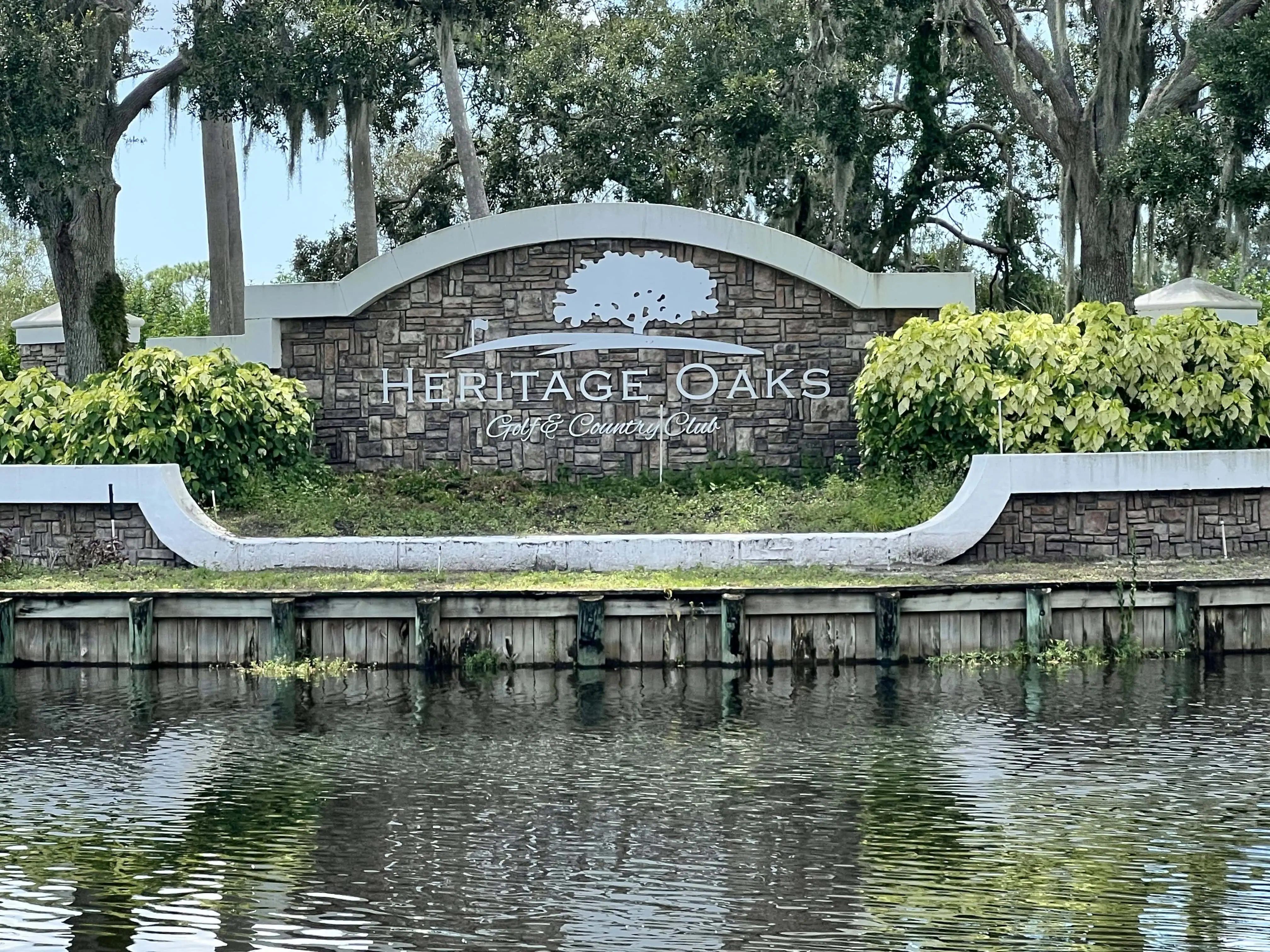Heritage Oaks Country Club Entrance Sign in Sarasota